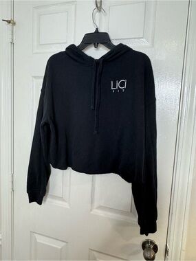 Lici Fit Women's Black Cropped Hoodie
